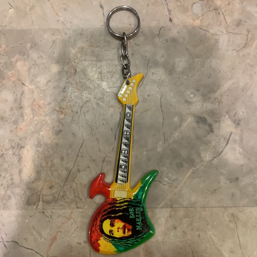 BOB MARLEY GUITAR KEYCHAIN